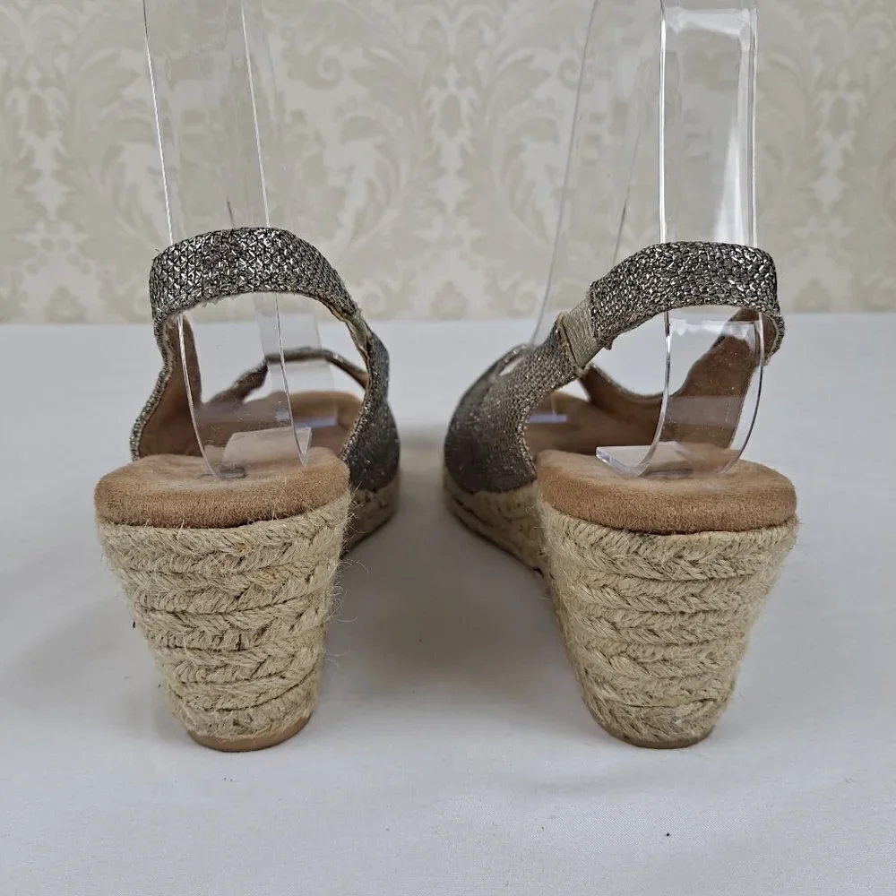 White Mountain Size 6M Gold Glitter Fabric Upper Sandals Wedge Heel Espadrille